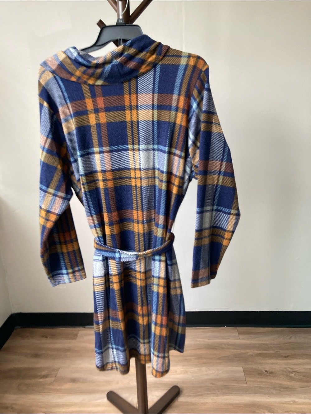 Emily Daniels plaid by printed midi cowlneck dress with belt long sleeve 2X - Picture 6 of 16